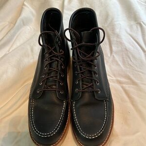 Red Wing Women's size 10.5 6-Inch Classic Moc 3373 Black.
